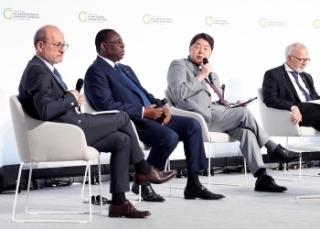  © Ministry of Foreign Affairs of Japan