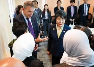  © Ministry of Foreign Affairs of Japan